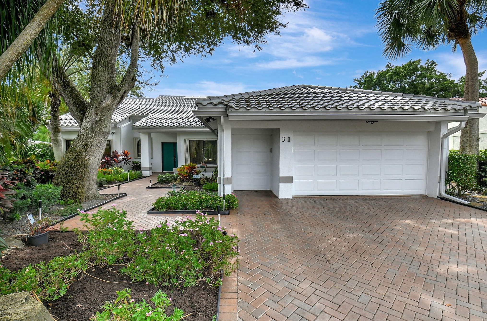 31 Hampshire Ln, Boynton Beach, FL 33436