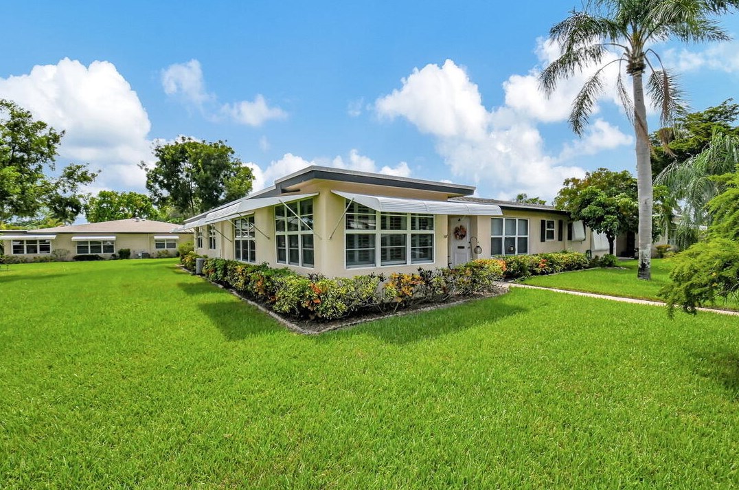 1012 Circle Ter, Delray Beach, FL 33445-3053