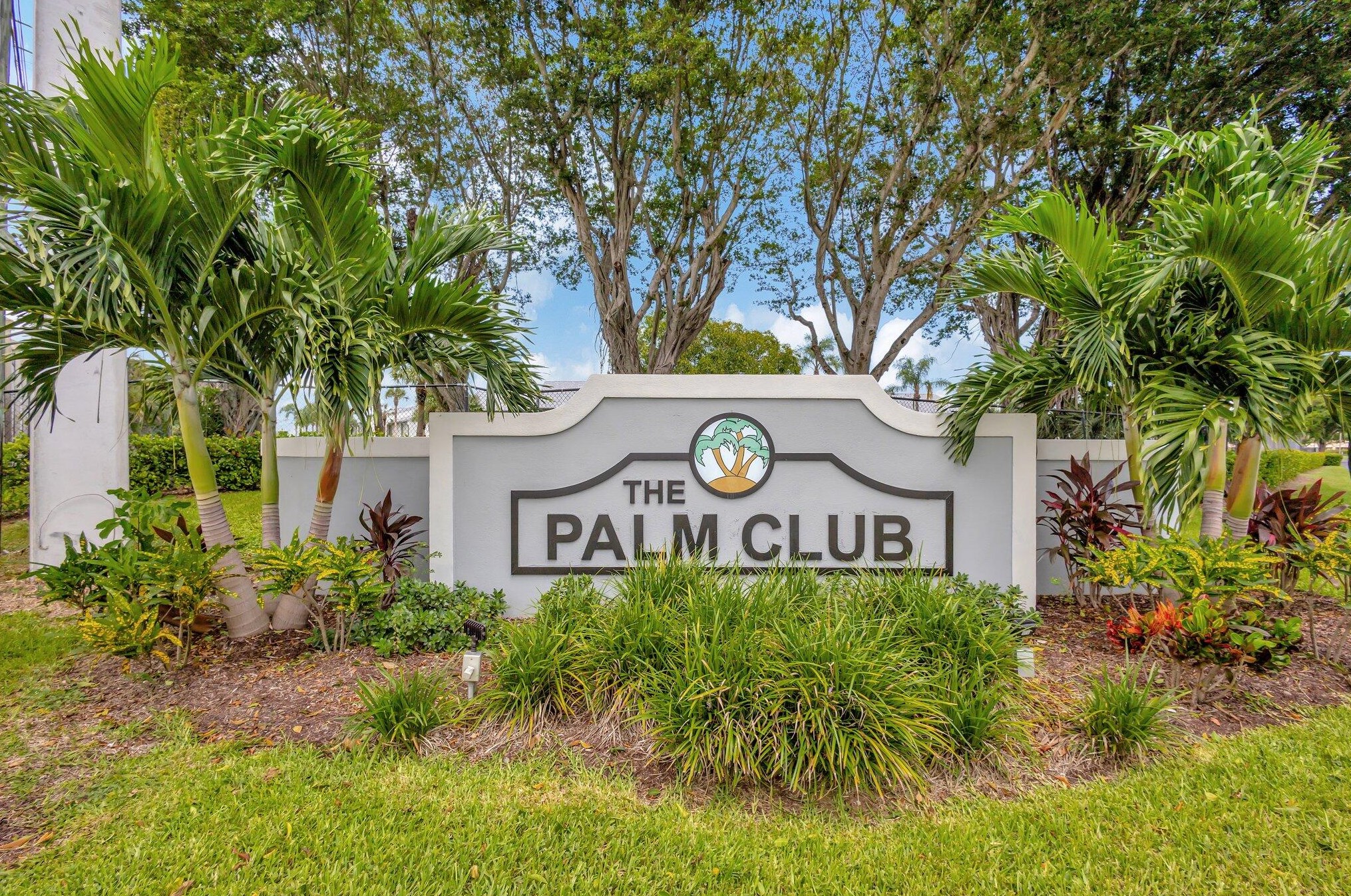 1115 Green Pine Blvd, West Palm Beach FL  33409-7057 exterior