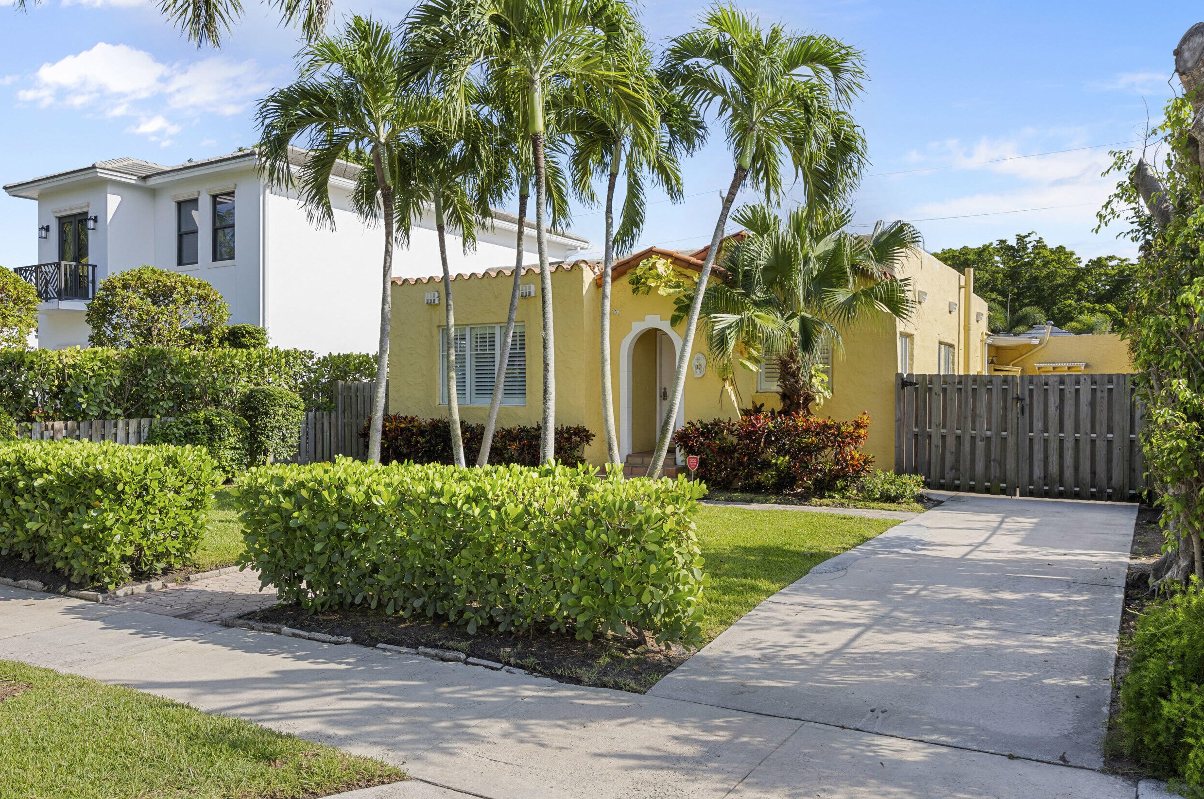 600 Ardmore Rd, West Palm Beach, FL 33401-7628