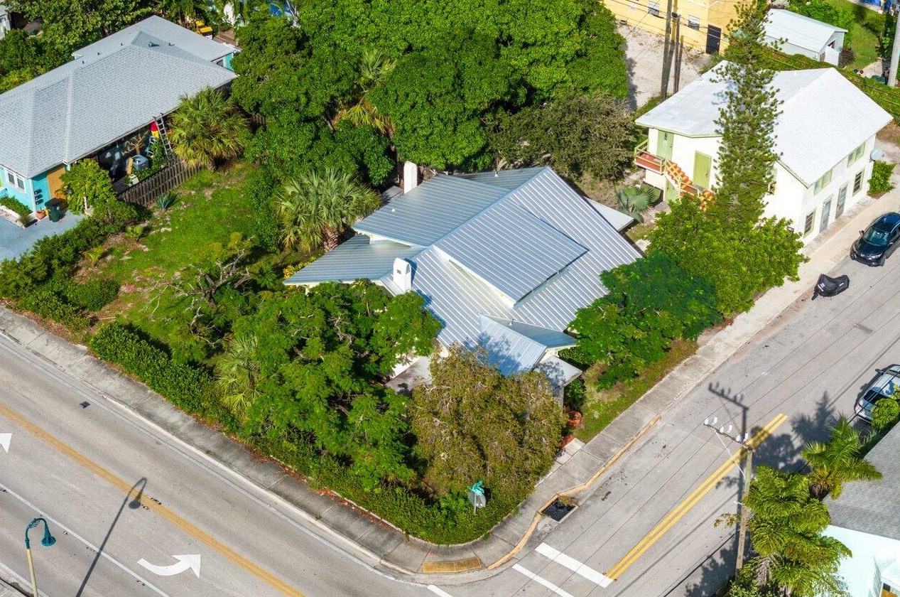 402 Federal Hwy, Lake Worth FL 33460-4641 exterior