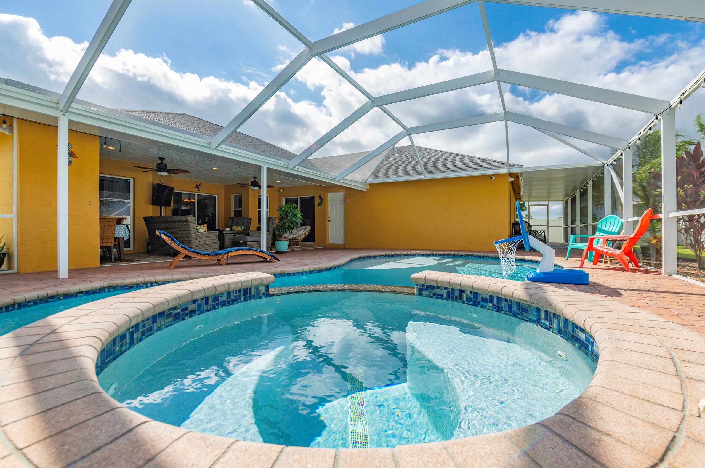 5812 Nw Burney St, Port Saint Lucie, FL 34986