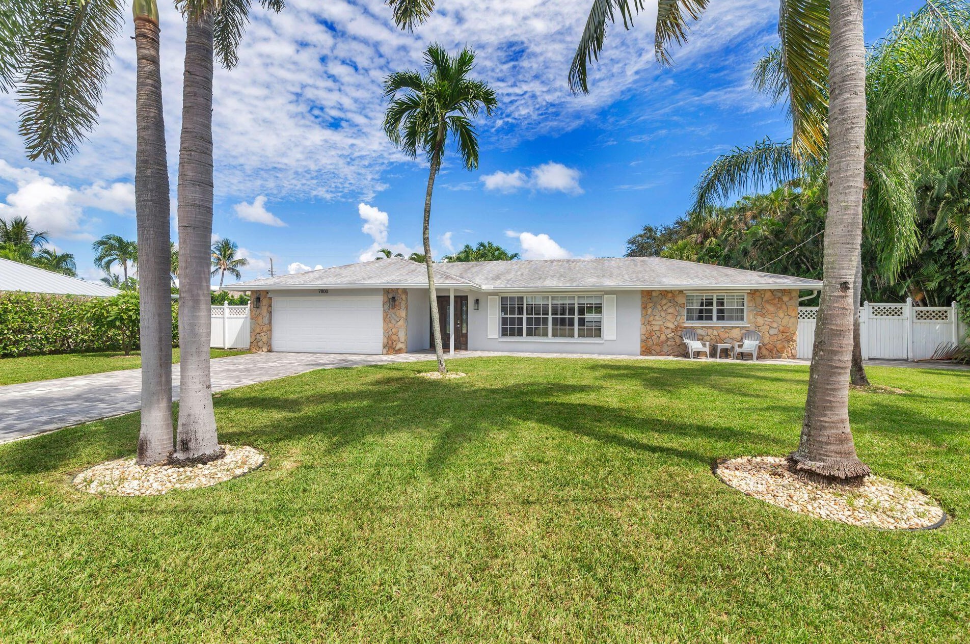7800 W Lake Dr, West Palm Beach, FL 33406