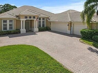 576 Sw Romora Bay, Port Saint Lucie, FL 34986