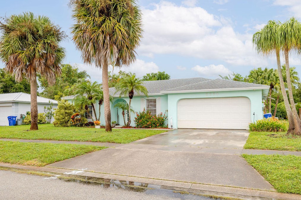 2250 4th Pl, Vero Beach, FL 32962