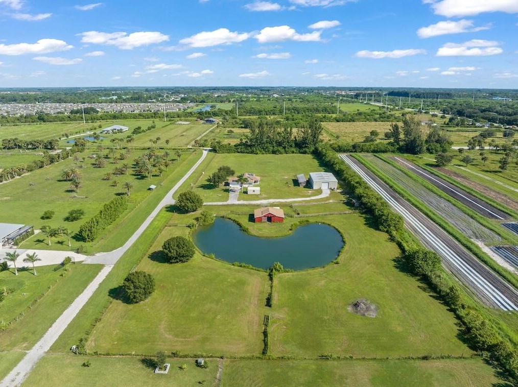 6725 12th St, Vero Beach, FL 32966-1120