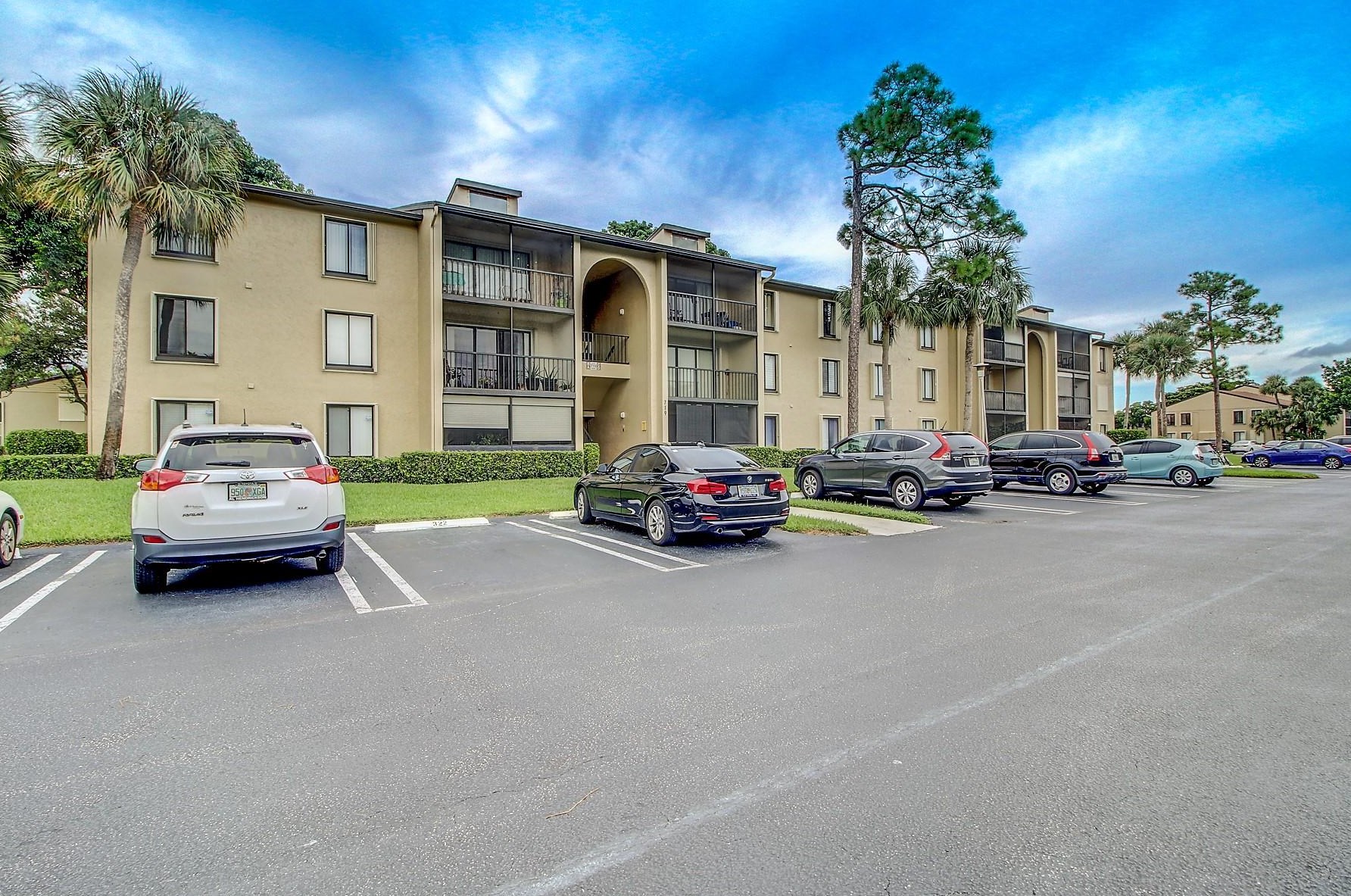 719 Sunny Pine Way #d2, West Palm Beach, FL 33415