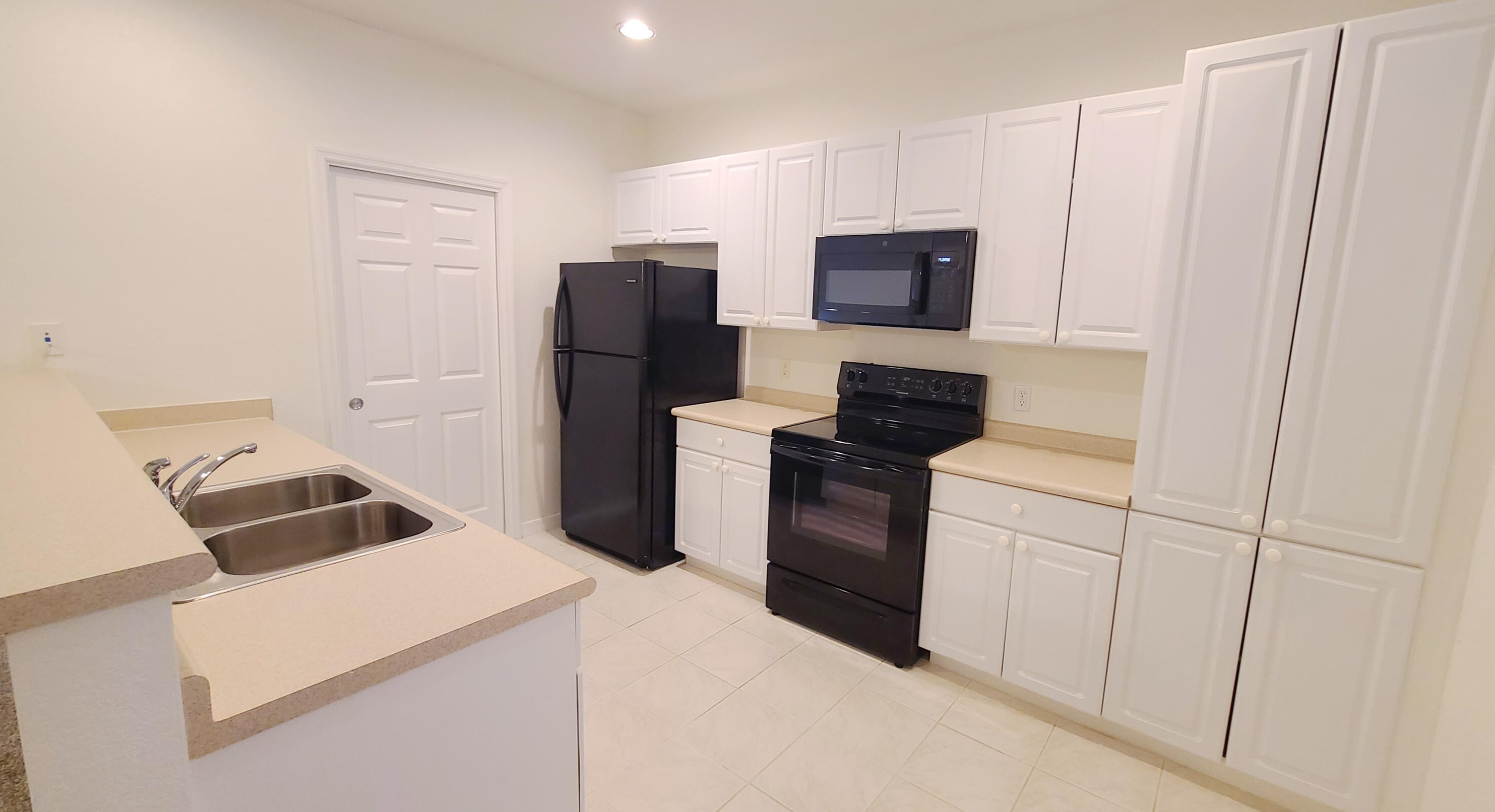 1840 Dove Tail Dr, Fort Pierce FL 34982-8000 exterior