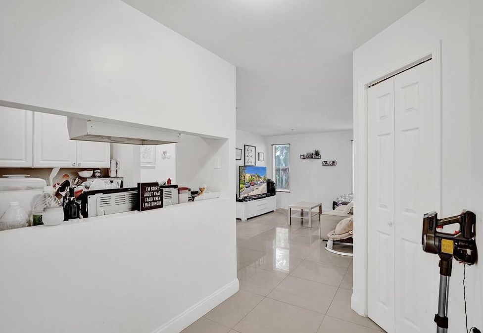 2311 N Congress Ave #11, Boynton Beach, FL 33426