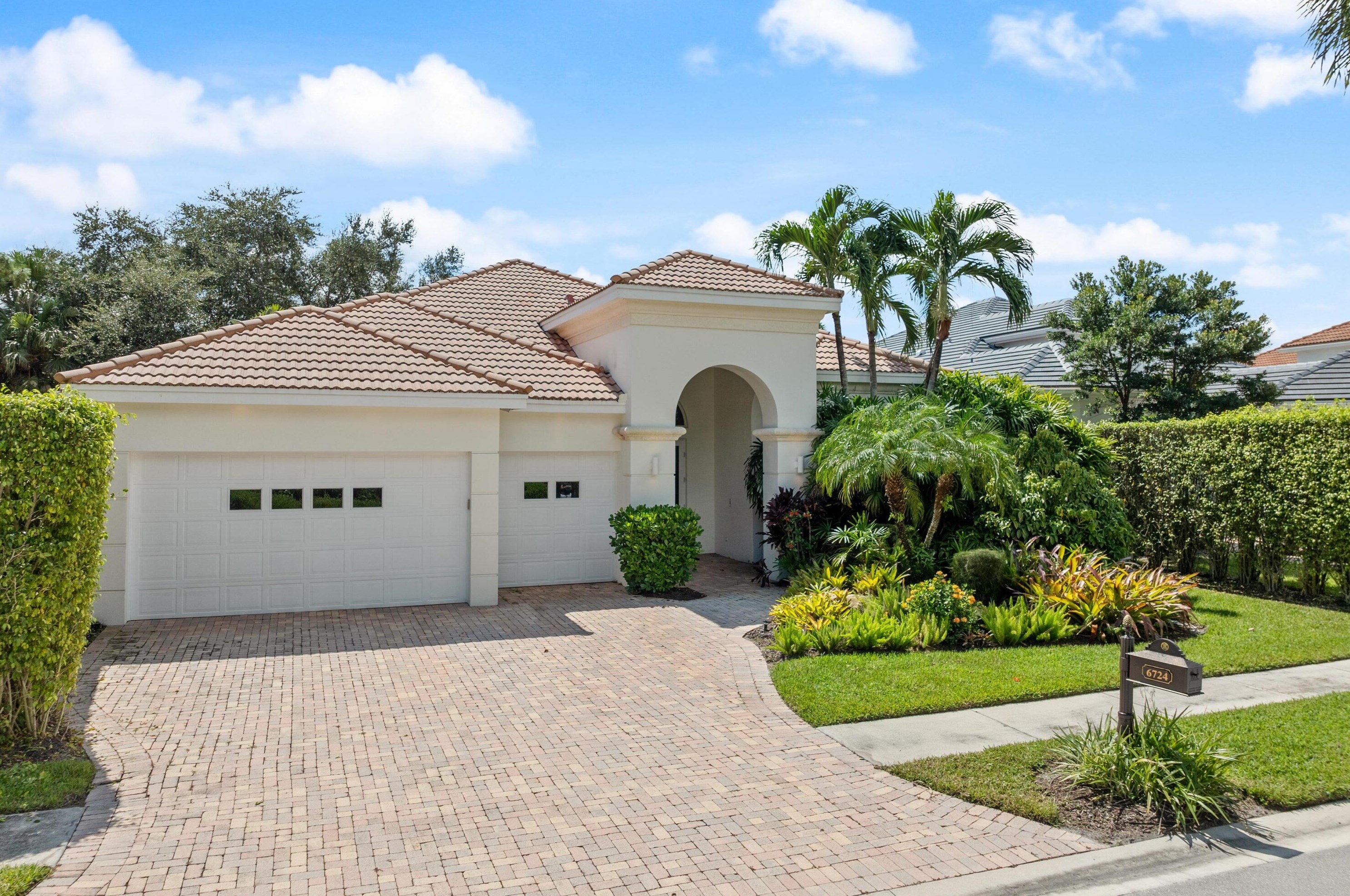 6724 Casa Grande Way, Delray Beach, FL 33446-2347