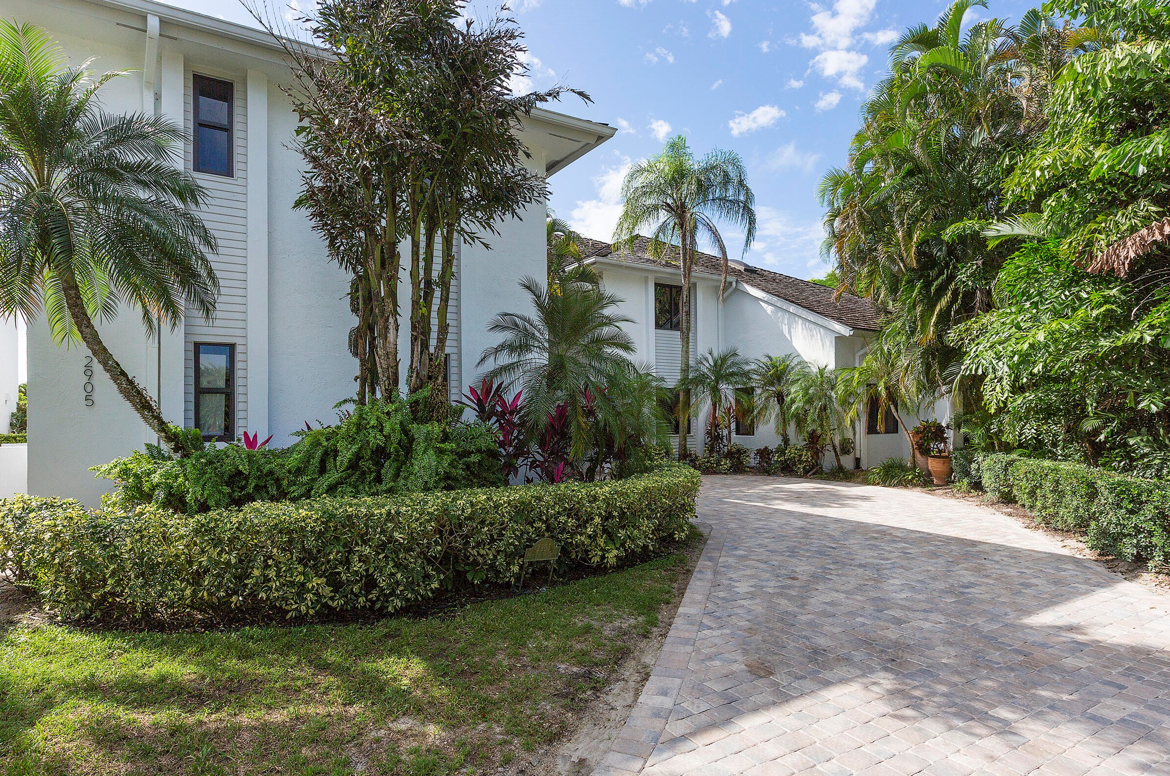 2905 Polo Island Dr, West Palm Beach, FL 33414