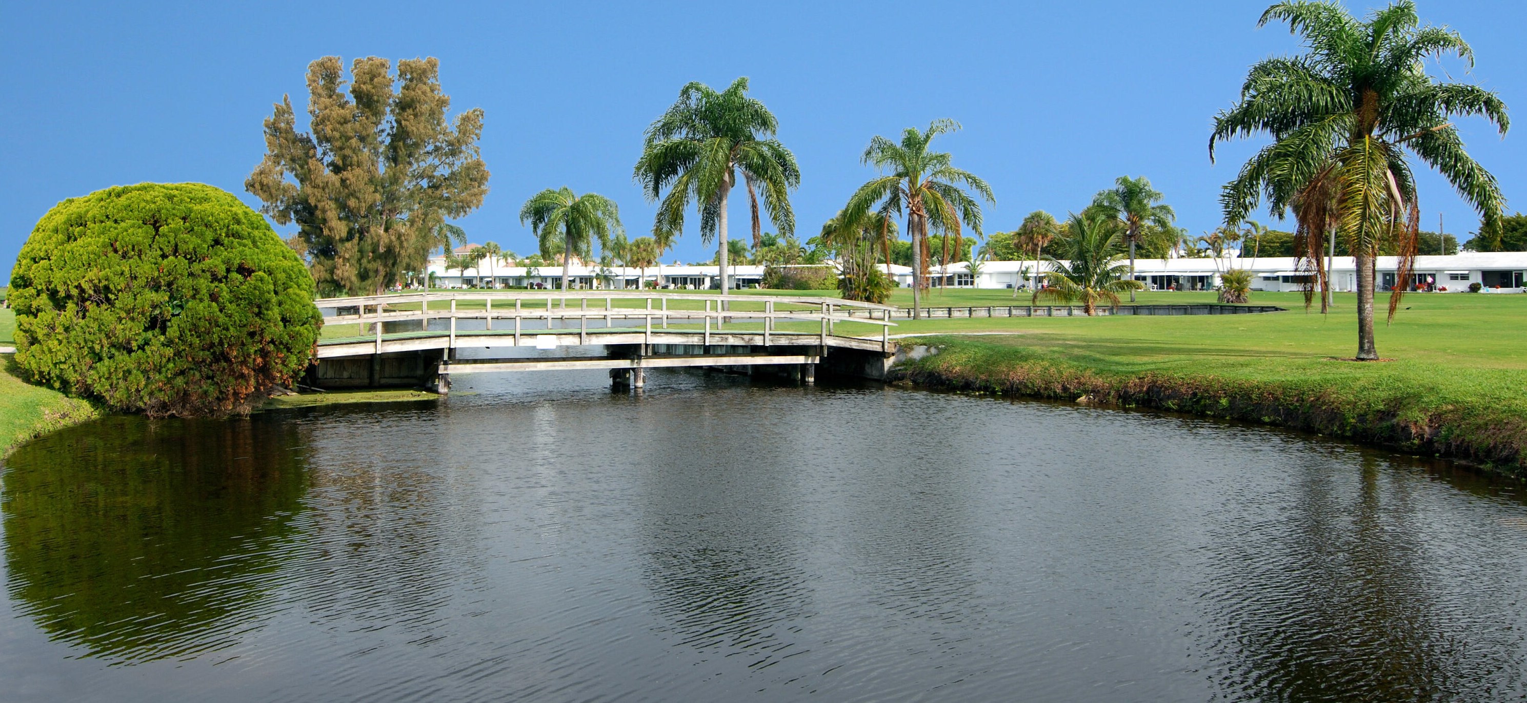 1006 7 Ave, Boynton Beach FL 33435-3807 exterior