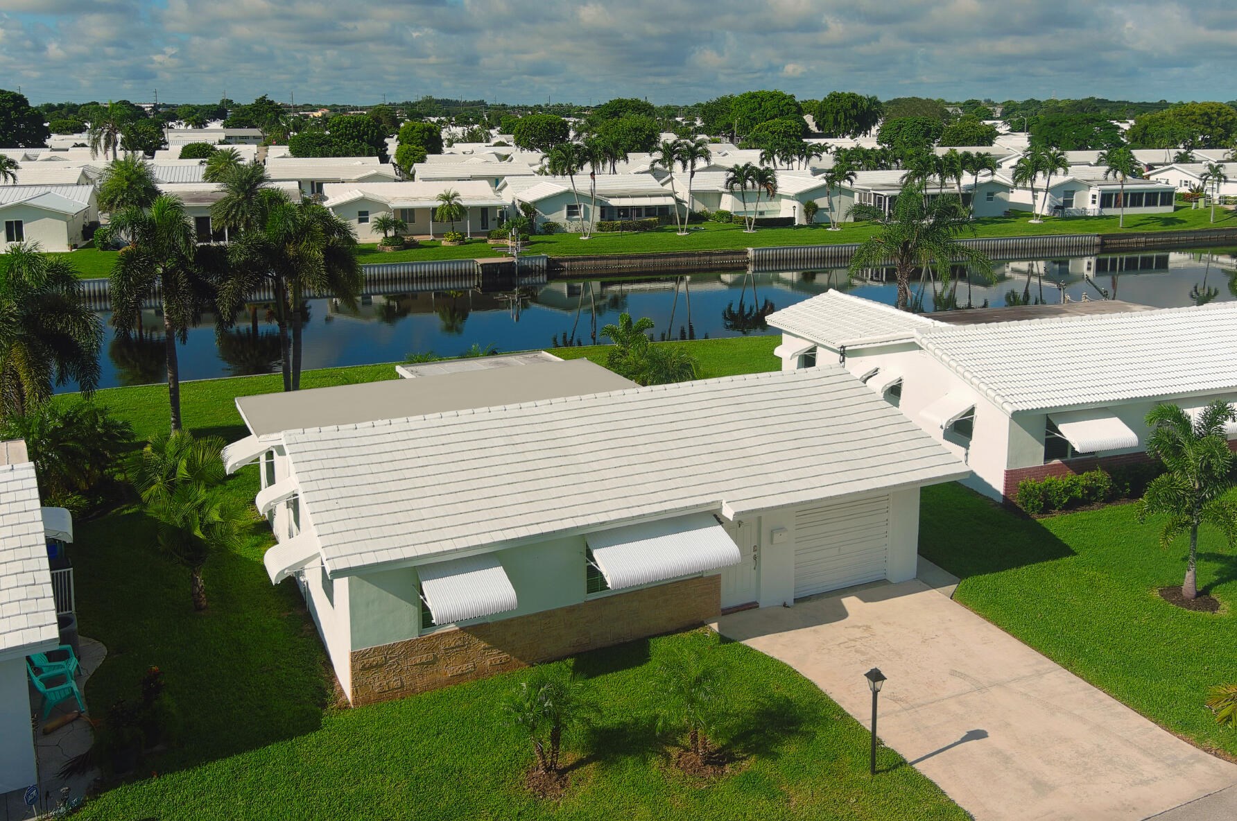 1006 7 Ave, Boynton Beach FL 33435-3807 exterior