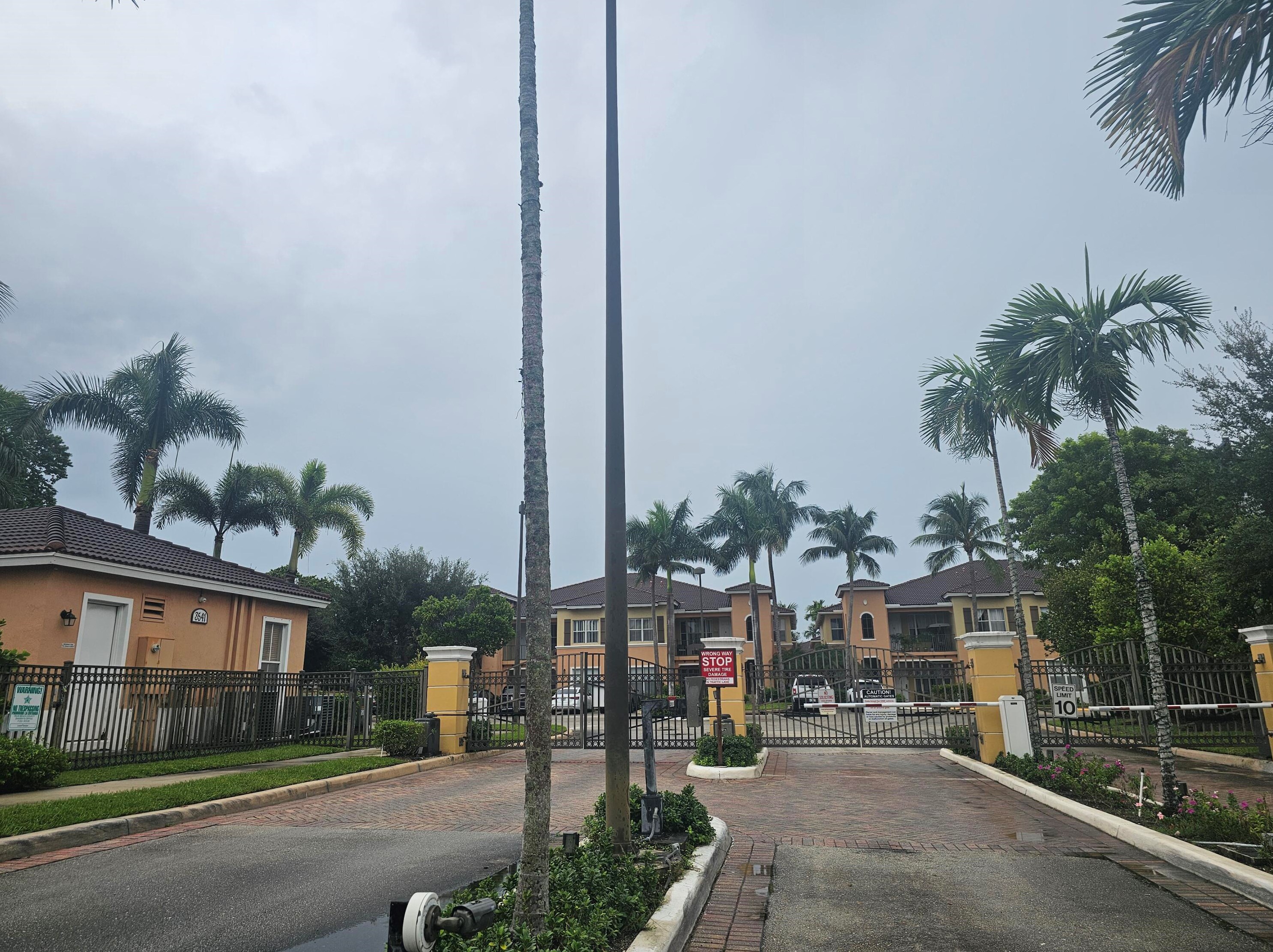 3569 Forest Hill Blvd #101, West Palm Beach, FL 33406