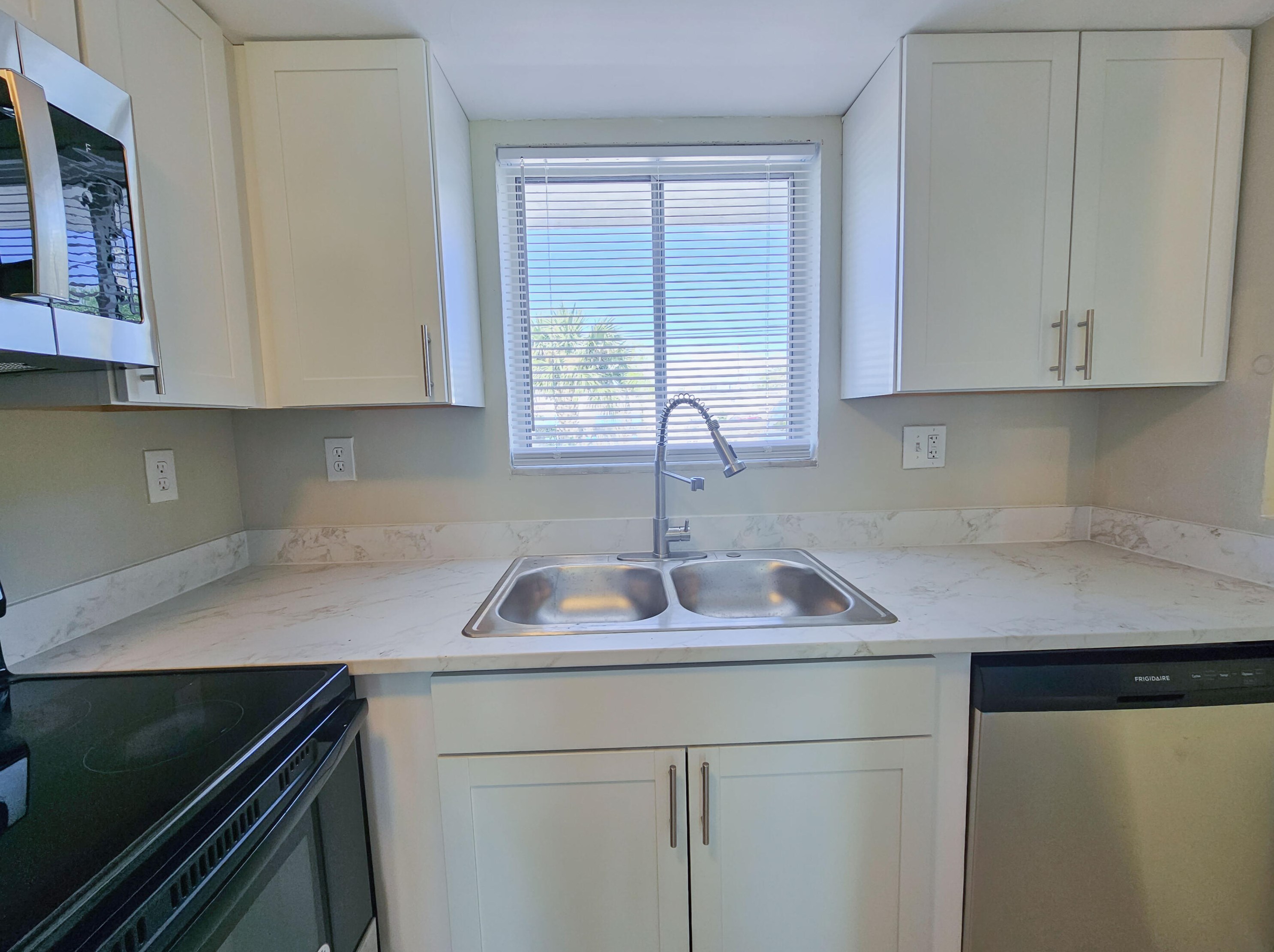 1501 Crescent Cir #e40, West Palm Beach, FL 33403