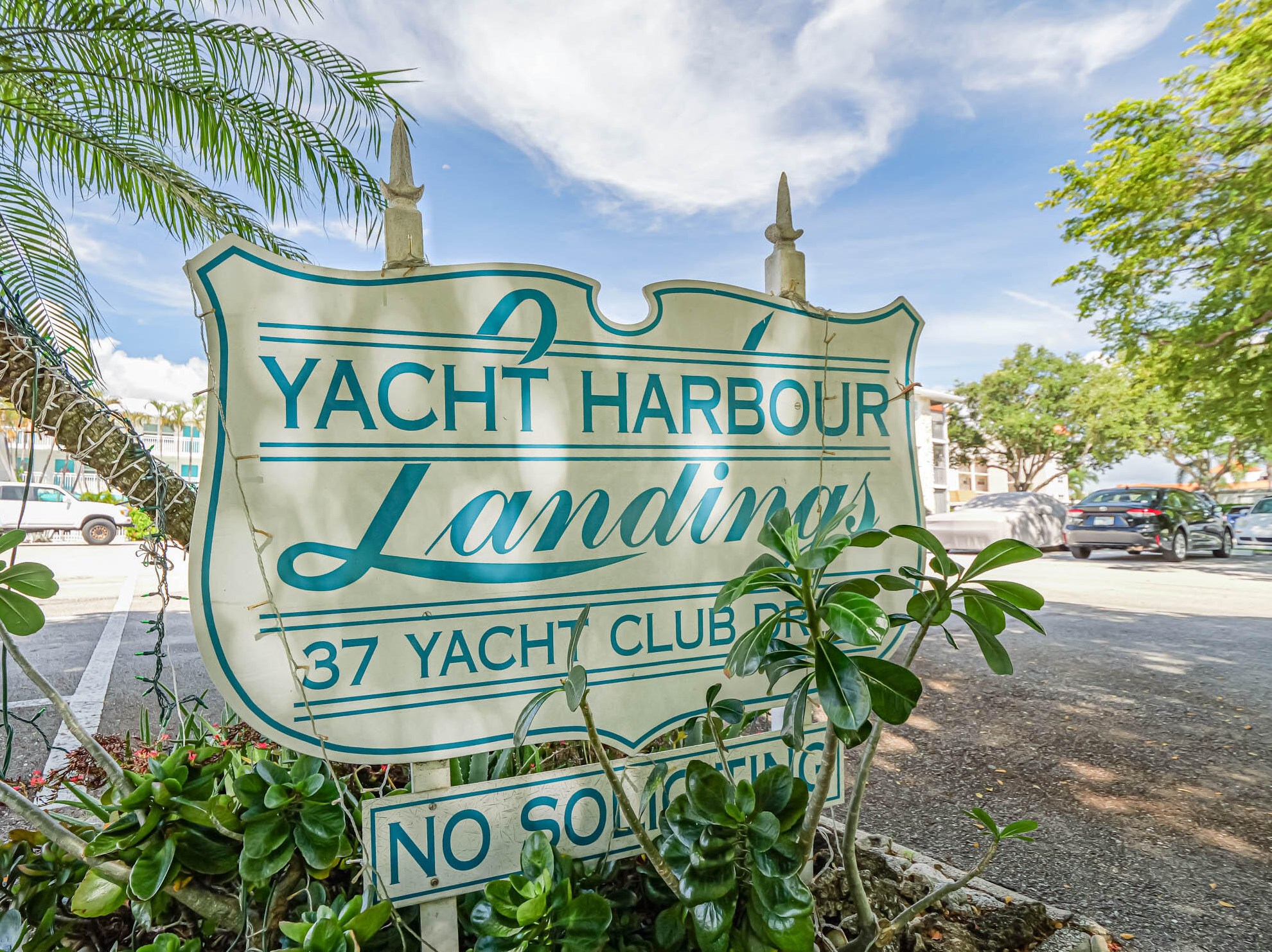 37 Yacht Club Dr #310, West Palm Beach, FL 33408