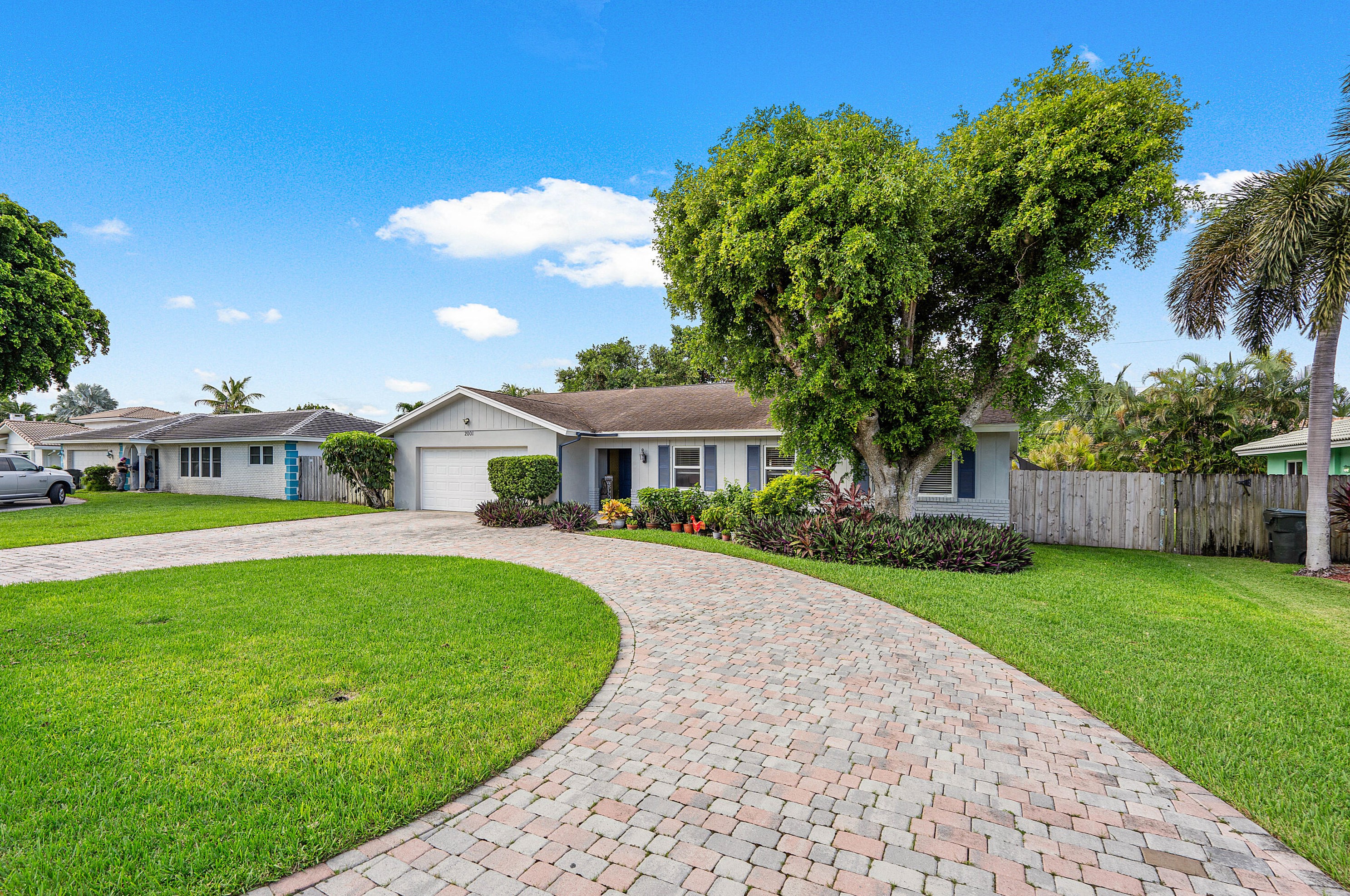 2001 Sharon St, Boca Raton, FL 33486
