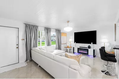 340 Horizons W, Unit #102, Boynton Beach, FL 33435 - Photo 4