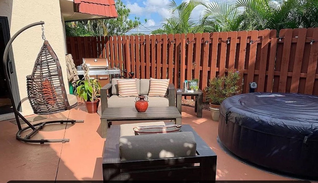 3933 Victoria Dr, West Palm Beach, FL 33406