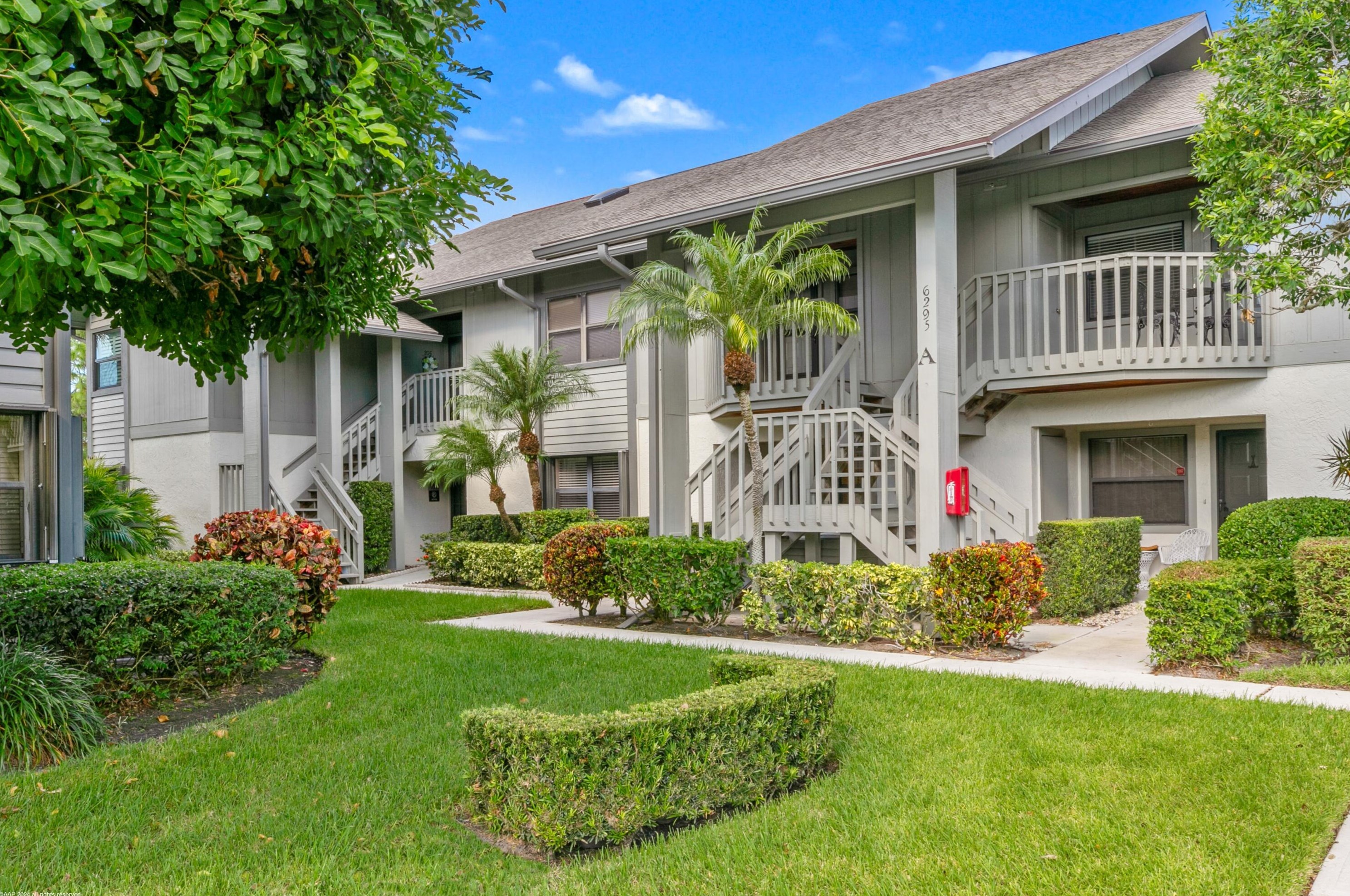 6295 Se Charleston Pl #104, Hobe Sound, FL 33455