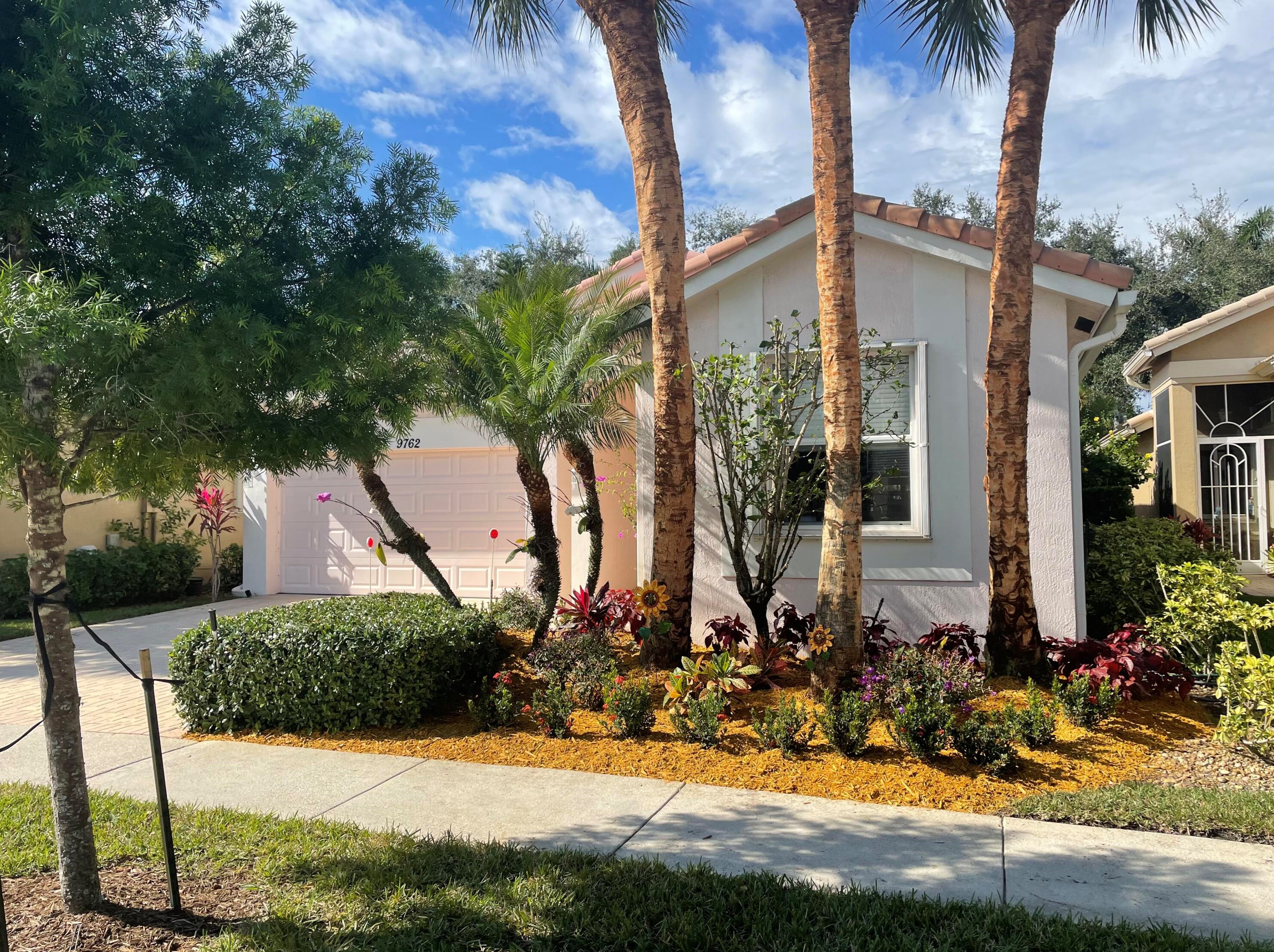 9762 Sandpiper Ln, West Palm Beach, FL 33411