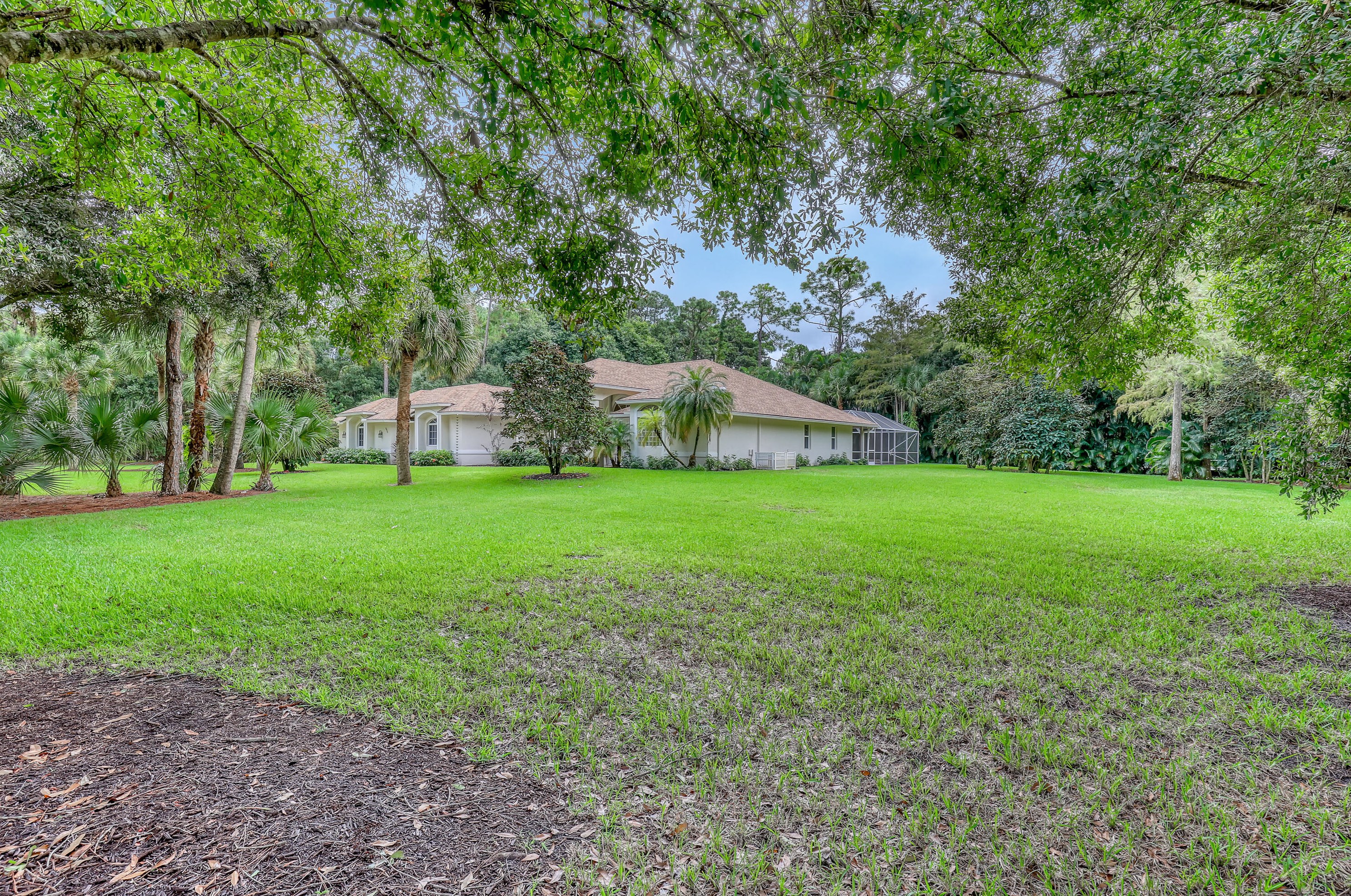 8470 Thousand Pines Cir, West Palm Beach, FL 33411