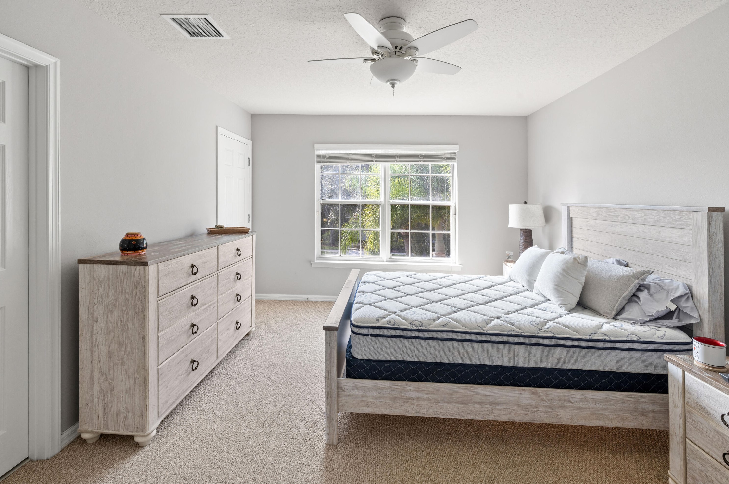 9651 Lago Dr, Boynton Beach FL 33472-2753 exterior