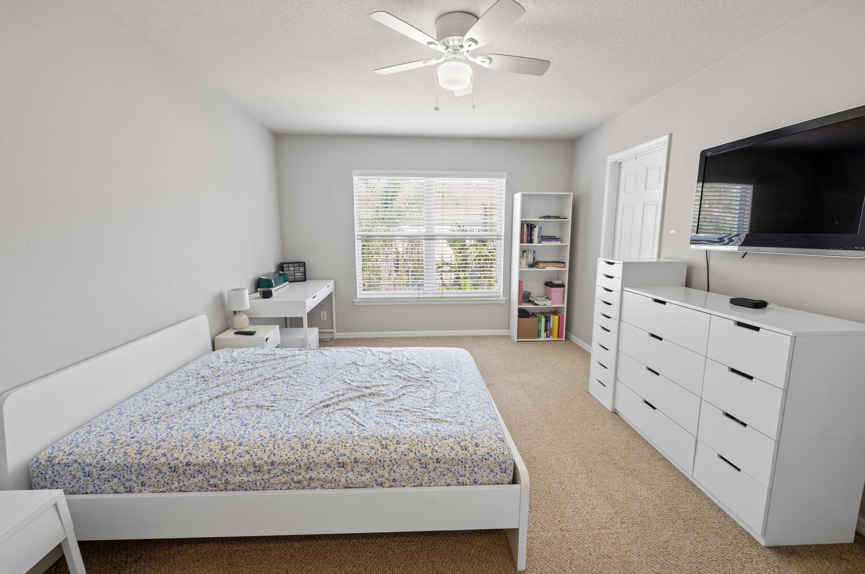 9651 Lago Dr, Boynton Beach FL 33472-2753 exterior