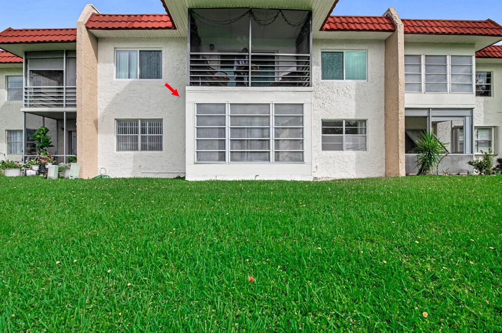 104 Lake Carol Dr, West Palm Beach, FL 33411