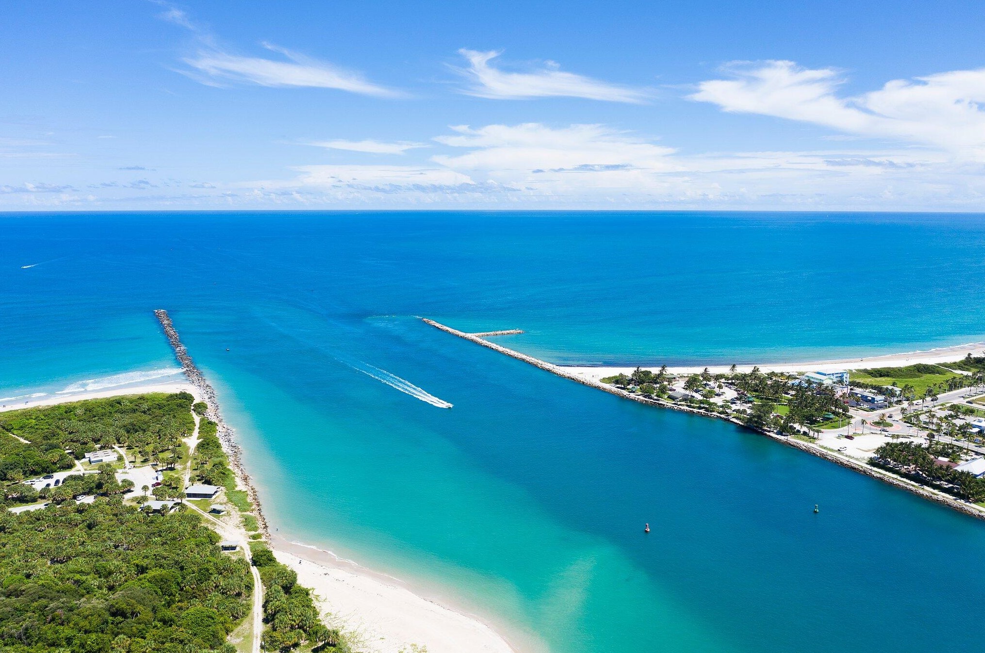 27 Harbour Isle Dr, Fort Pierce FL  34949-2749 exterior