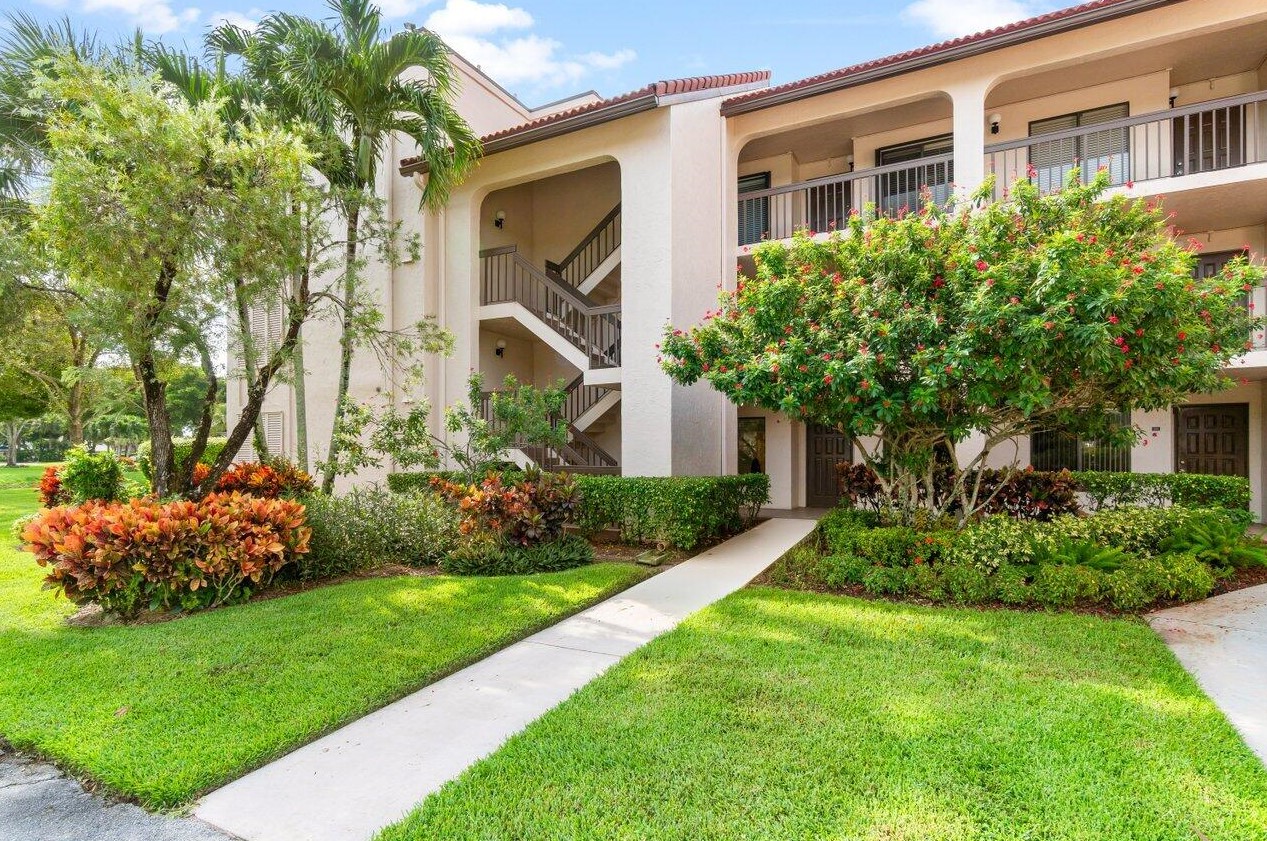 10110 Cedar Point Blvd #102, Boynton Beach, FL 33437