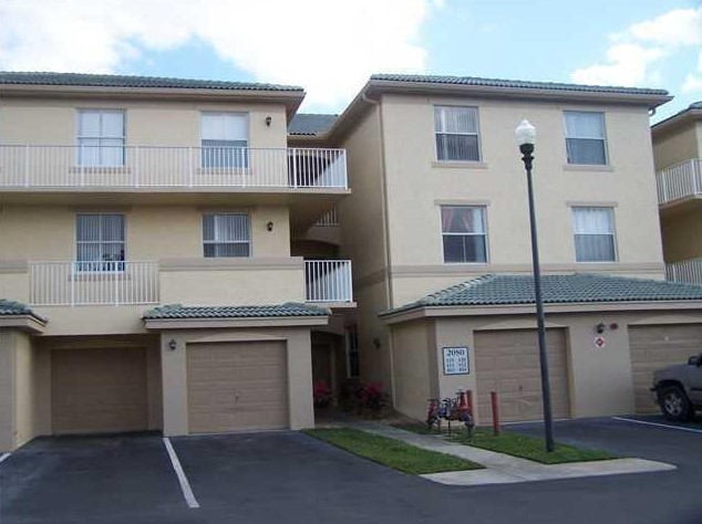 2040 Greenview Shores Blvd #212, West Palm Beach, FL 33414