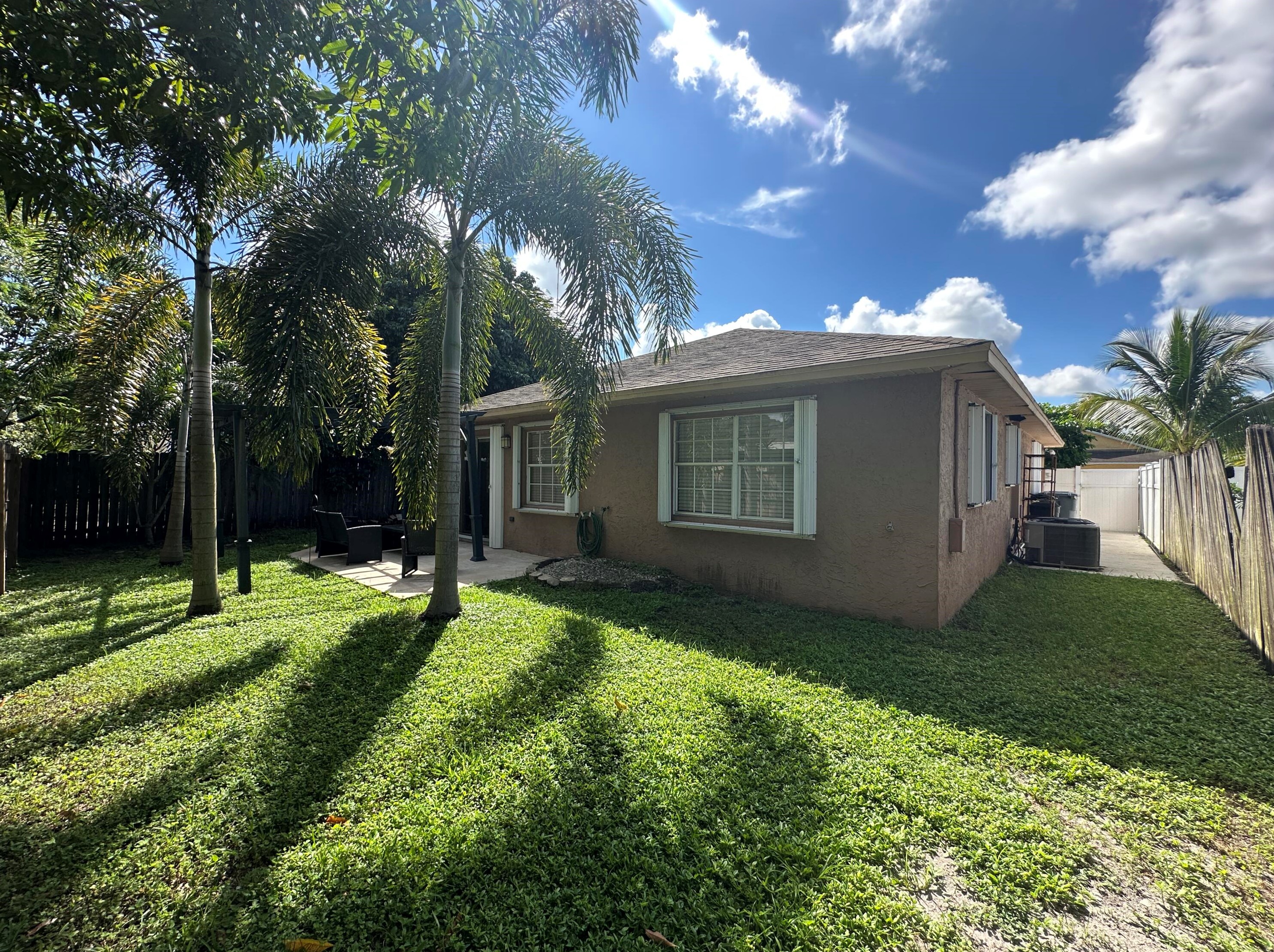 10150 Boynton Place Cir, Boynton Beach FL  33437-2657 exterior