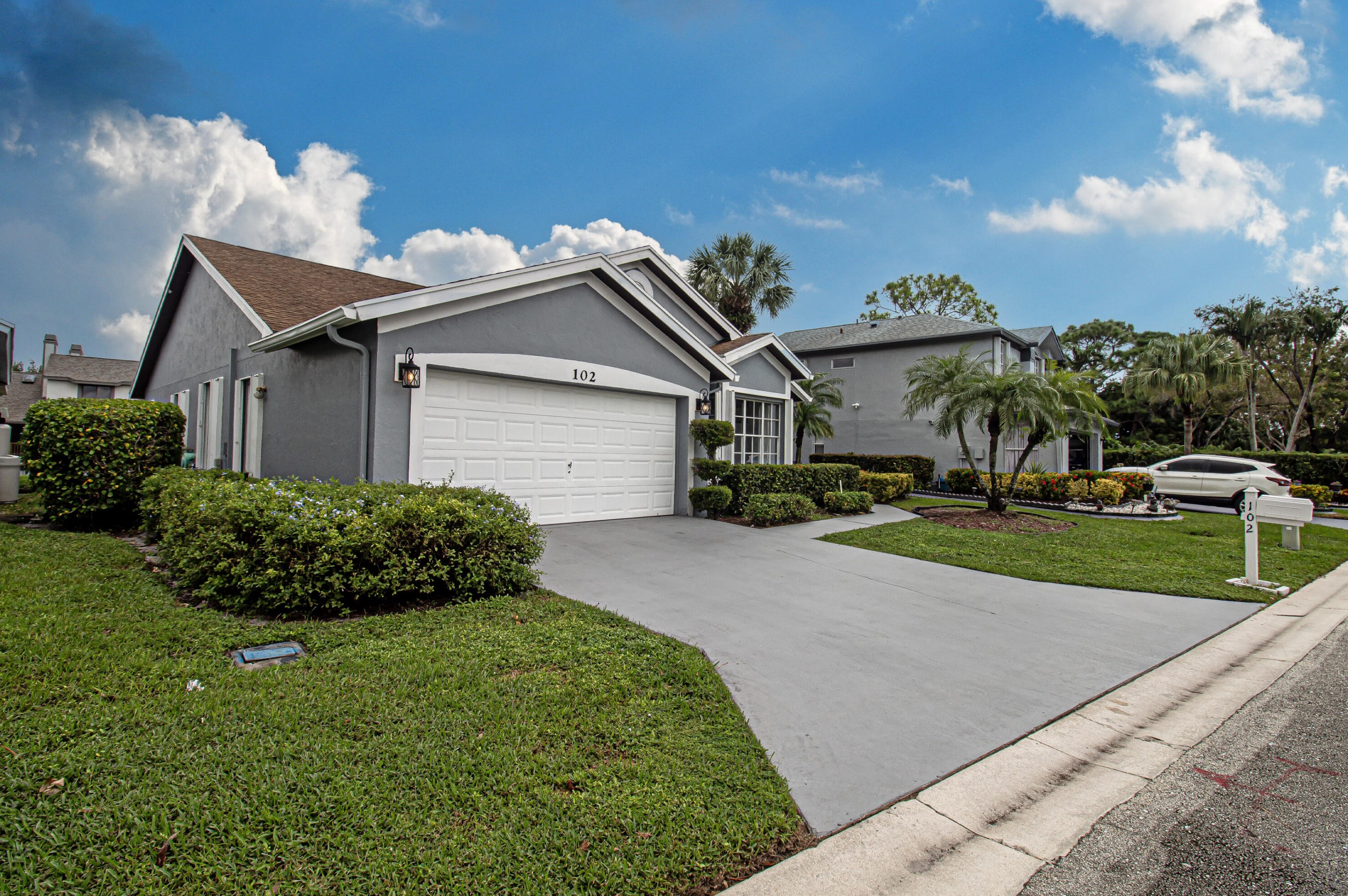 102 Hammocks Ct, West Palm Beach, FL 33413