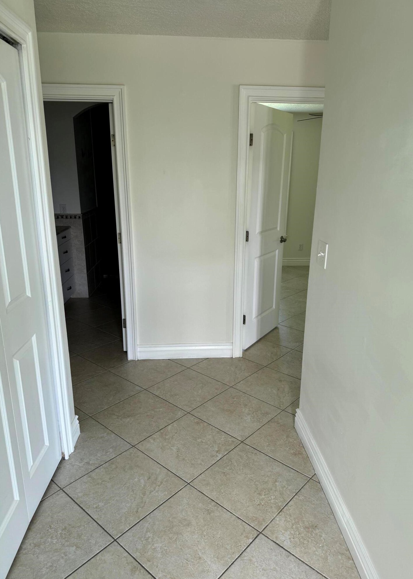 321 Ocean Dr, Fort Pierce, FL 34949-3255