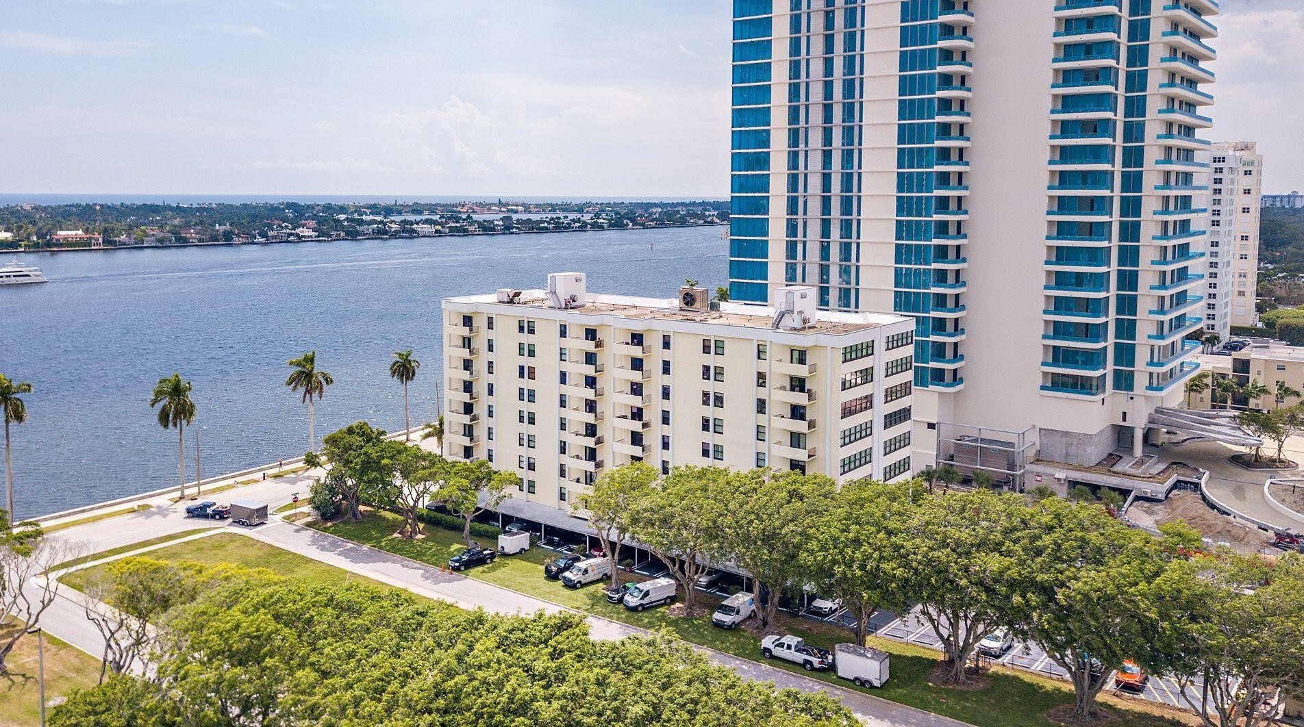 1501 Flagler Dr, West Palm Beach FL  33401-7115 exterior