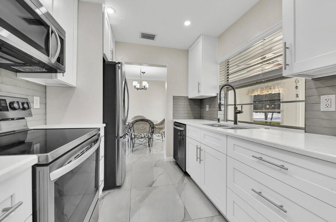 131 14th St, Boynton Beach, FL 33426-4344