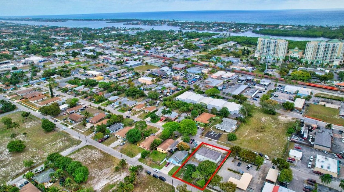 322 1st St, Boynton Beach, FL 33435-3823