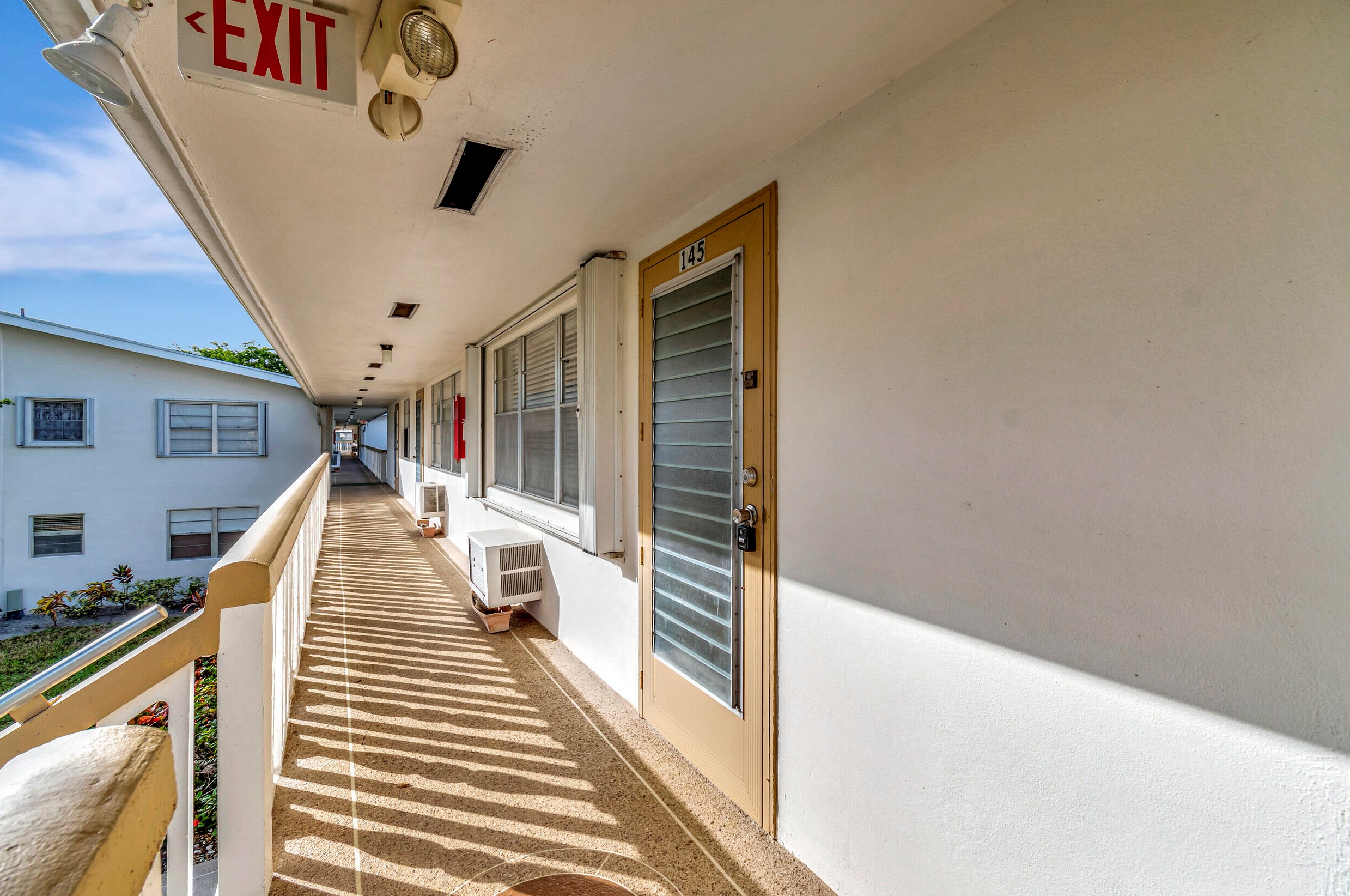 145 Bedford F, West Palm Beach, FL 33417