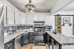 329 Knotty Pine Cir, Greenacres, FL 33463 - Photo 12