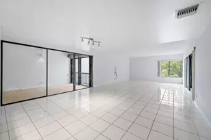 1660 12 Oaks Way, North Palm Beach, FL 33408 - Photo 2