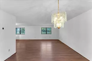 7 Bay Cedar Ct, Royal Palm Beach, FL 33411 - Photo 8