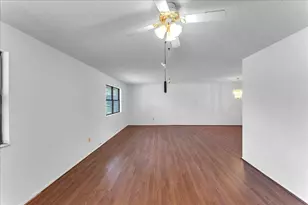 7 Bay Cedar Ct, Royal Palm Beach, FL 33411 - Photo 10