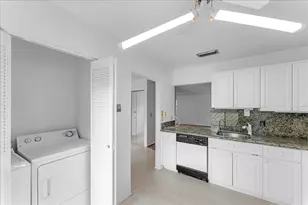 7 Bay Cedar Ct, Royal Palm Beach, FL 33411 - Photo 14