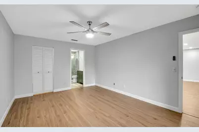 6107 Elsinore Circle, Greenacres, FL 33463 - Photo 14