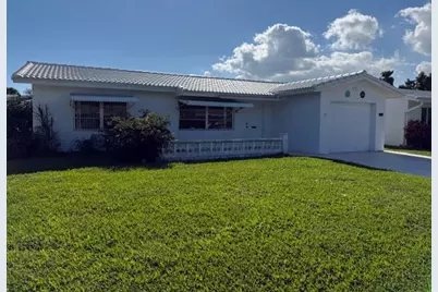 2016 SW Golf Lane, Boynton Beach, FL 33426 - Photo 2
