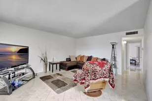 78 Burgundy B, Delray Beach, FL 33484 - Photo 4