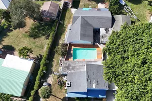 4517 S Indian River Dr, Fort Pierce, FL 34950 - Photo 2