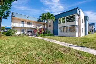 169 Flanders D, Delray Beach, FL 33484 - Photo 4