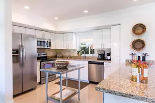 700 NE 70th St, Boca Raton, FL 33487 - Photo 6